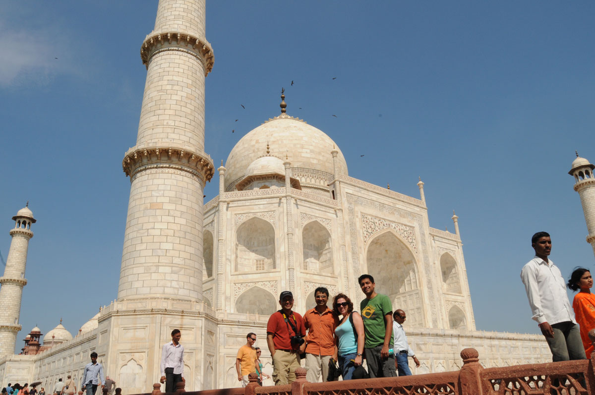 Students visiting the Taj Mahal