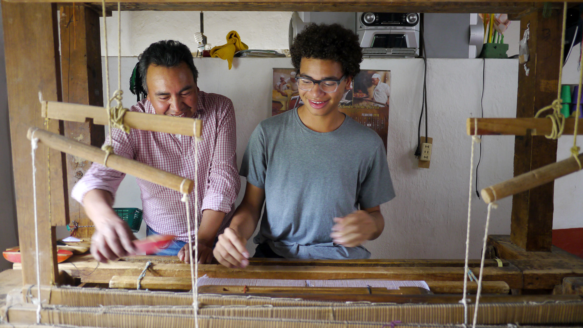 SU student learns from Guatemalan weaver