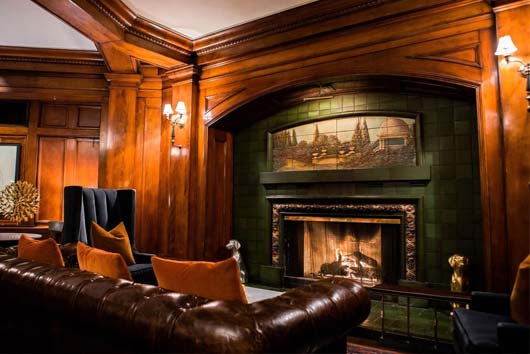 Sorrento Hotel elegant living room with fireplace
