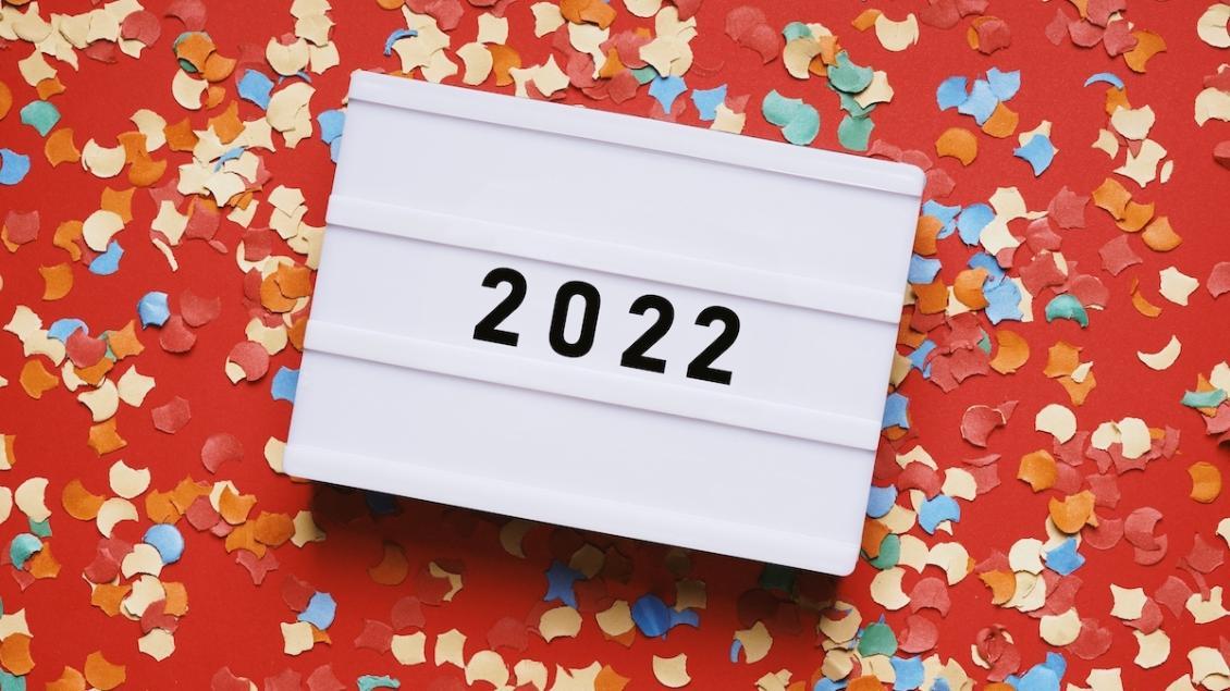 Graphic showing 2022 with confetti