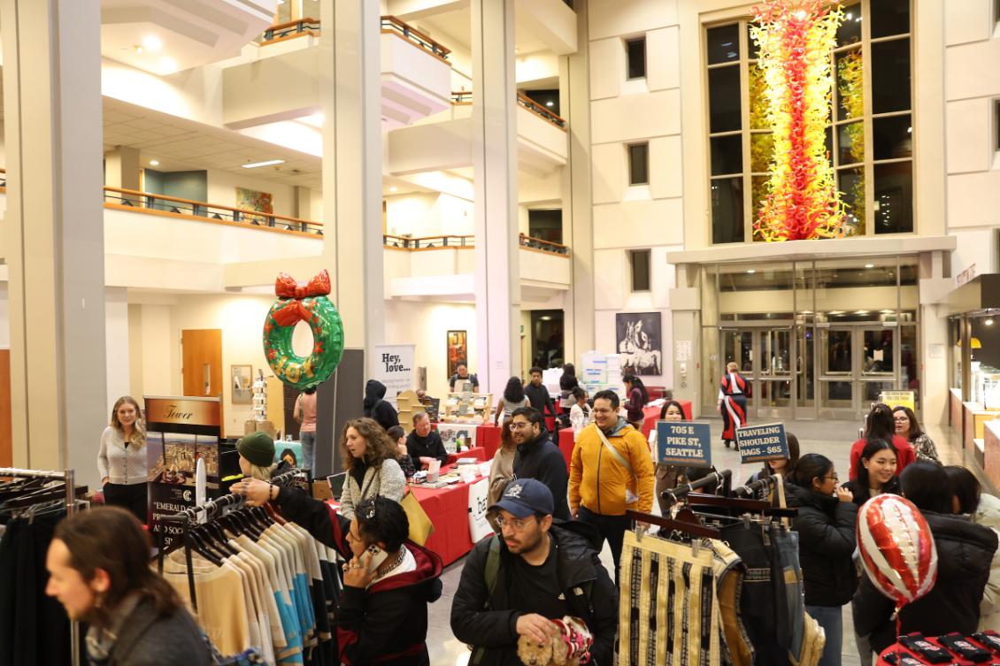 Pigott Atrium during Shop Seattle Yule