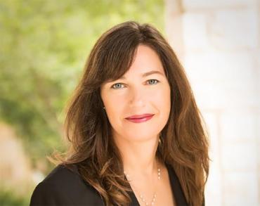 Dawn Meyer headshot